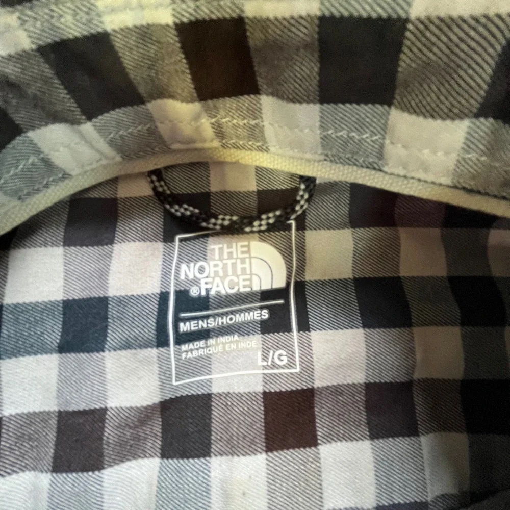The North Face Button Down Shirt Large Black White Gingham‎ Plaid Long Sleeve